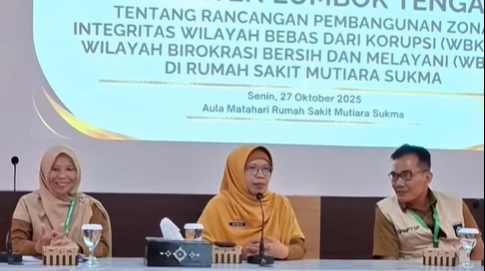 kaji banding untuk Pembangunan Zona Integritas (ZI) dari Dinas Penanaman Modal dan Pelayanan Terpadu Satu Pintu (DPMTSP) serta Badan Kepegawaian dan Pengembangan Sumber Daya Manusia (BKPSDM) Kabupaten Lombok Tengah